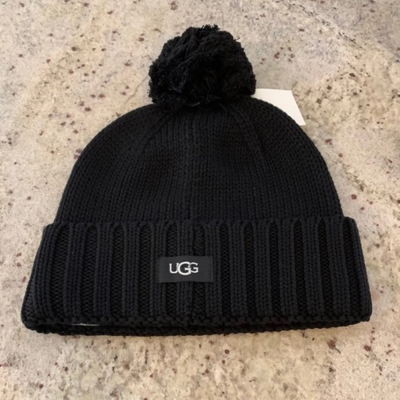 UGG Accessories - UGG Rib-Knit Pom-Pom Beanie
One Size
Black